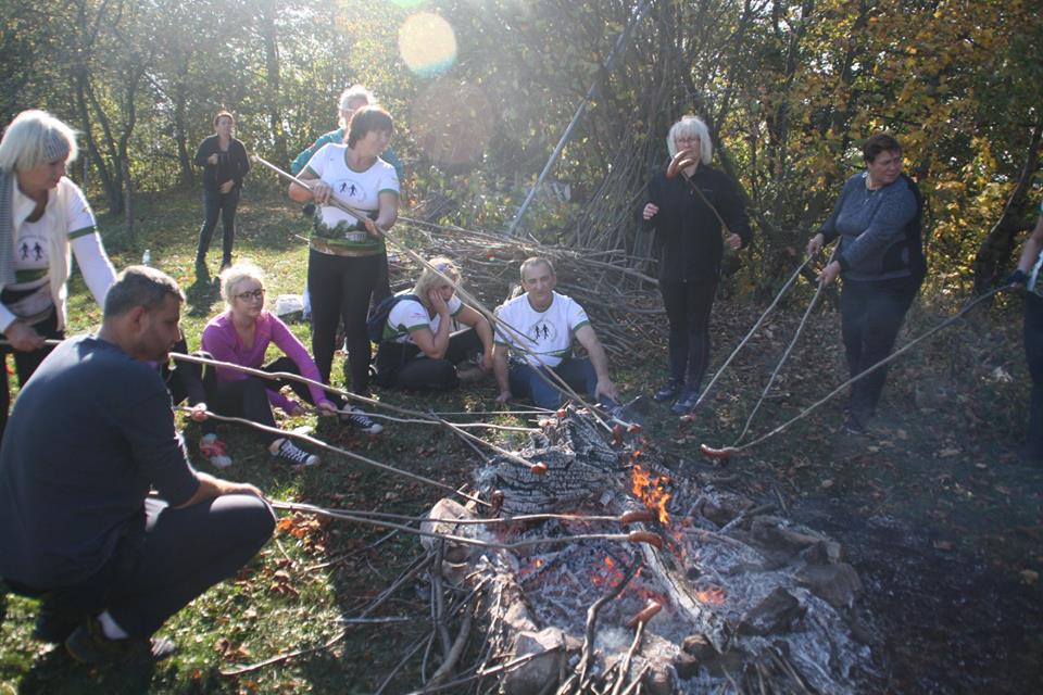 Drapiki i Pasjonaci Nordic Walking weszli na Górę Szybowcową