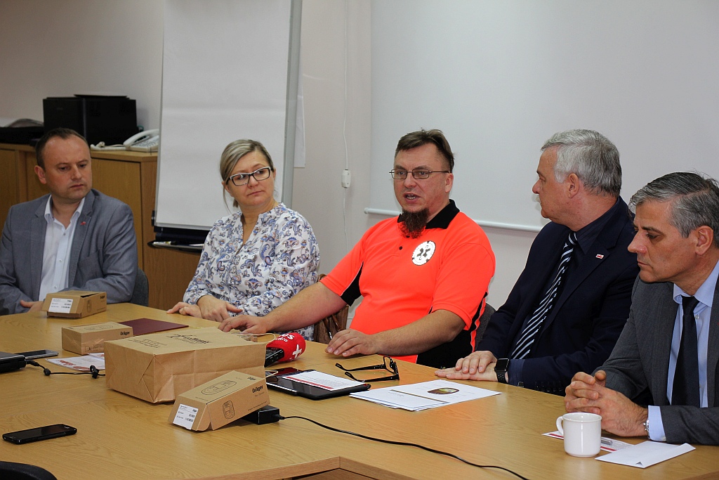 Solidarność zakupiła i przekazała pogotowiu detektory CO