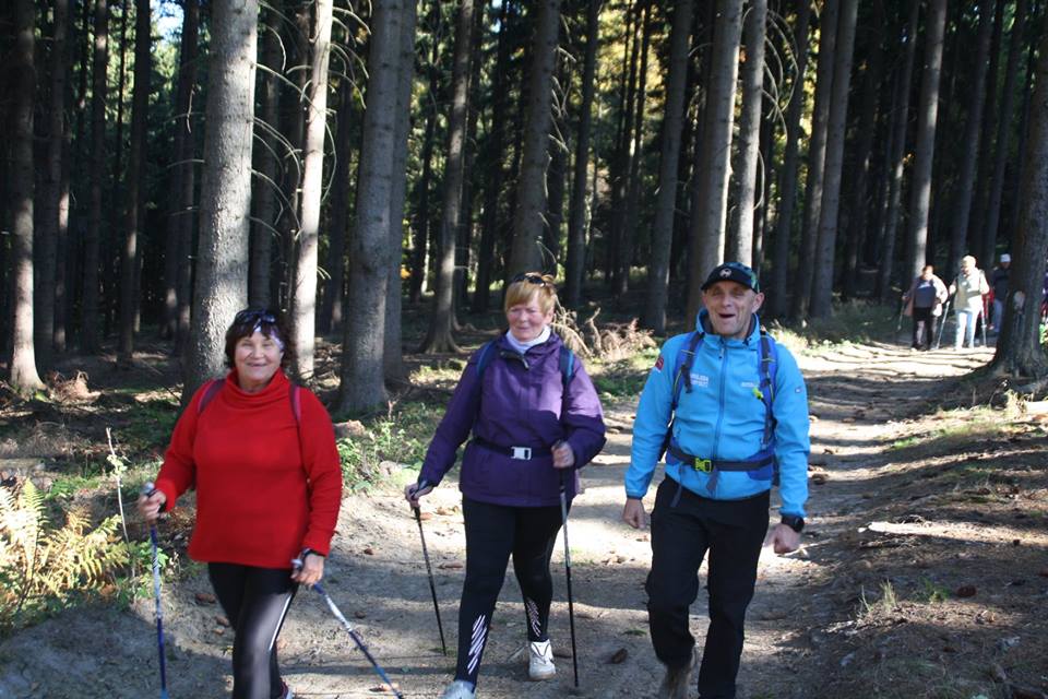 Drapiki i Pasjonaci Nordic Walking weszli na Górę Szybowcową
