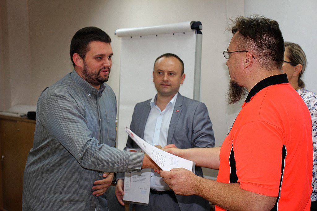 Solidarność zakupiła i przekazała pogotowiu detektory CO