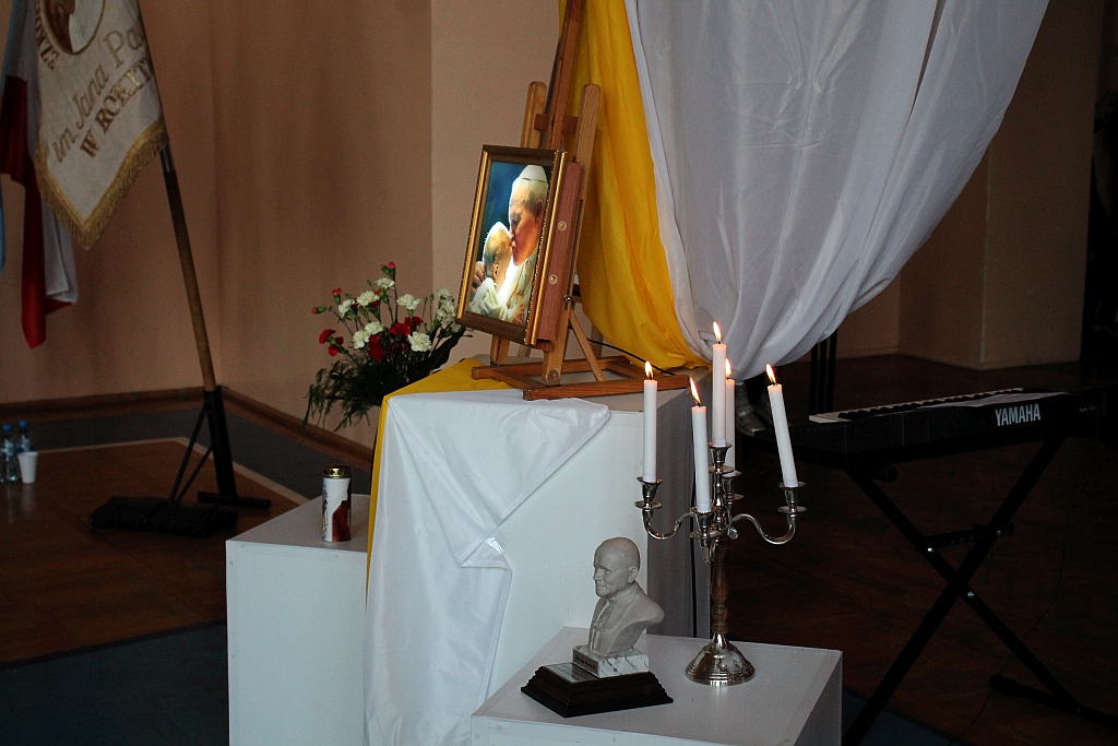Pieśnią i poezją wspominali św. Jana Pawła II