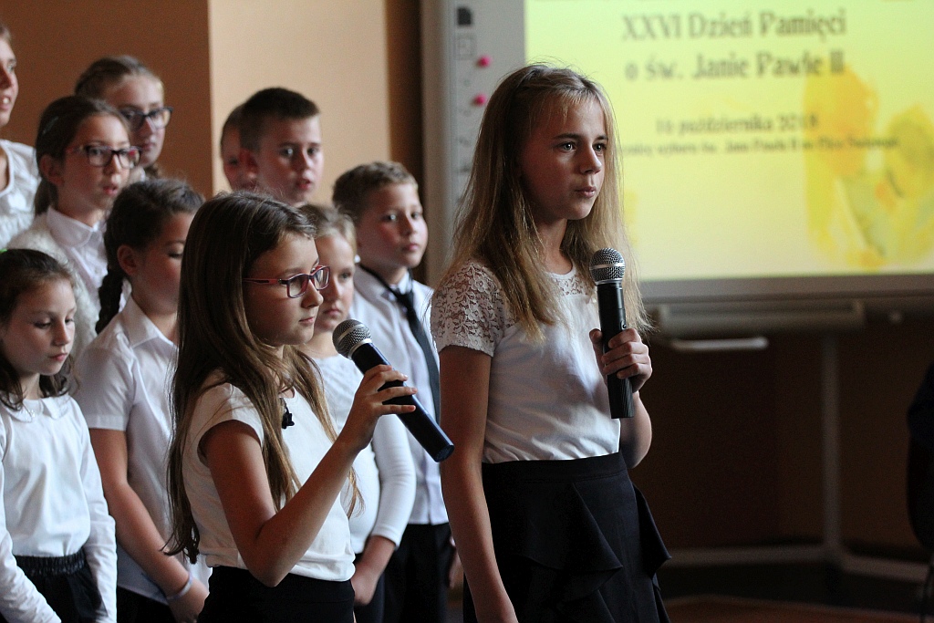 Pieśnią i poezją wspominali św. Jana Pawła II