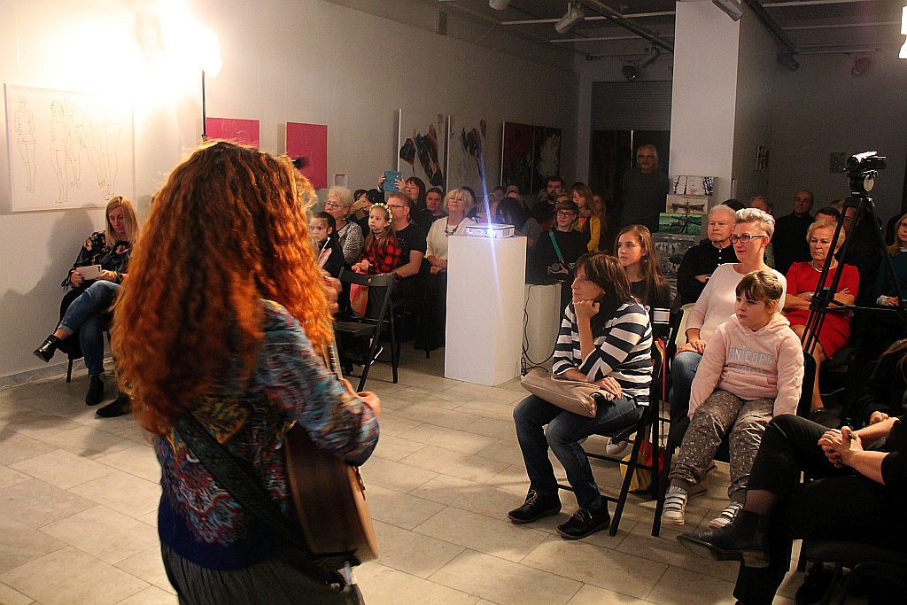 Koncert legnickiego tria HuRaban w Galerii Sztuki