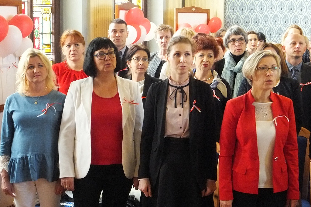 Dolnośląski kurator oświaty zaprosił dyrektorów do śpiewu