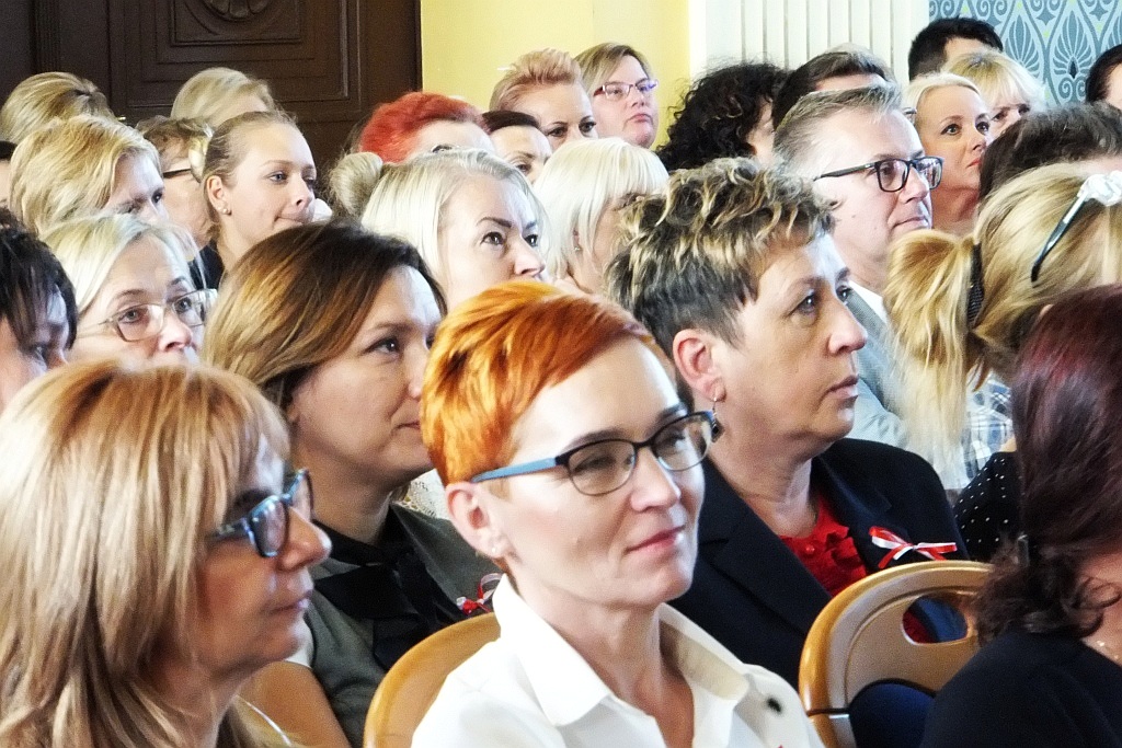 Dolnośląski kurator oświaty zaprosił dyrektorów do śpiewu
