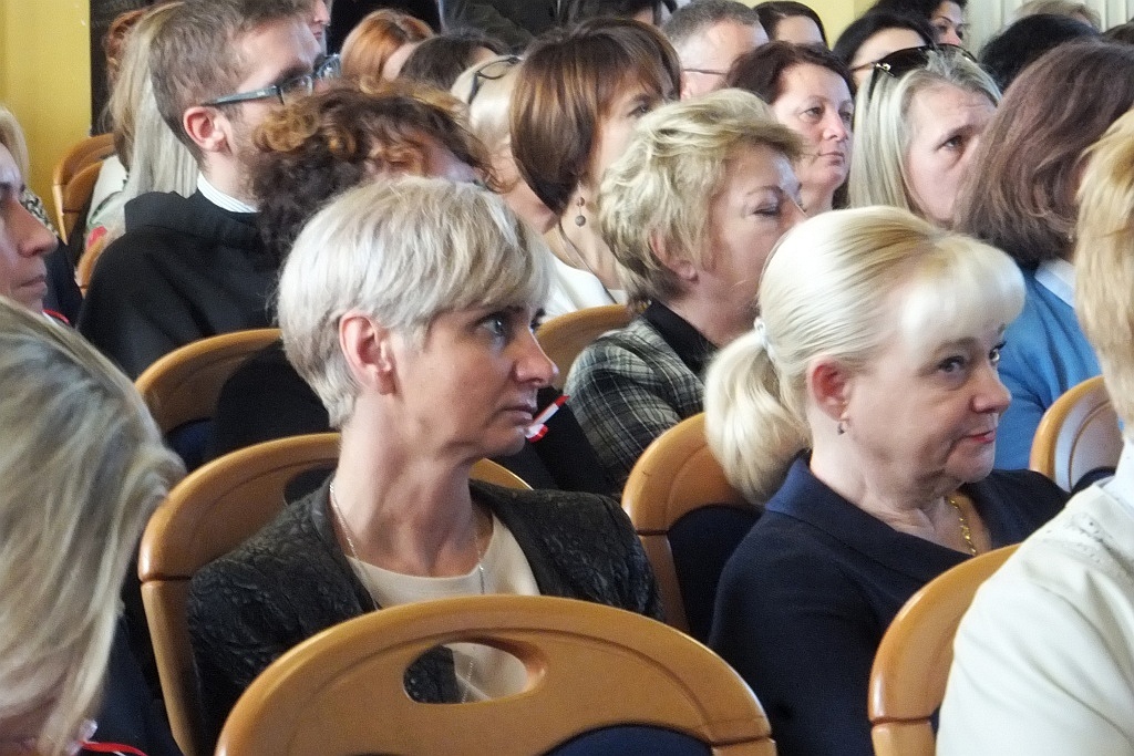 Dolnośląski kurator oświaty zaprosił dyrektorów do śpiewu