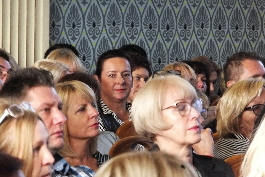Dolnośląski kurator oświaty zaprosił dyrektorów do śpiewu