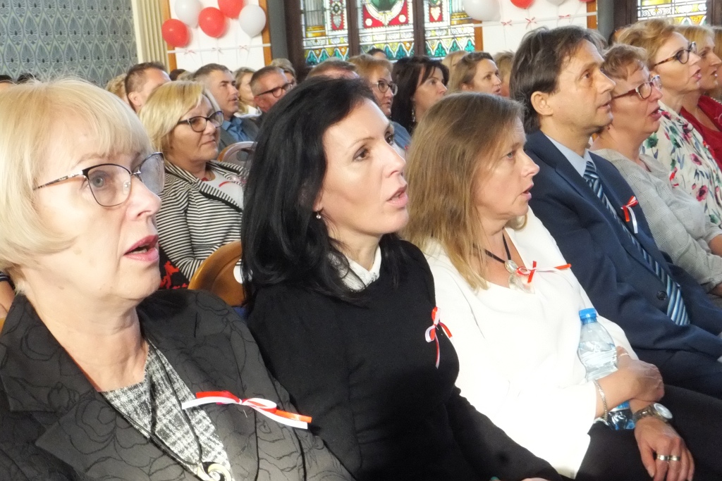 Dolnośląski kurator oświaty zaprosił dyrektorów do śpiewu