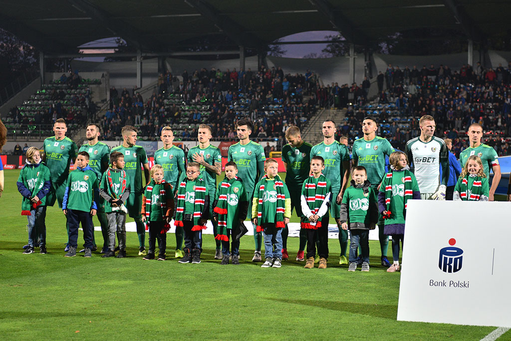 Piłkarze Miedzi Legnica zniknęli na czas derbów	