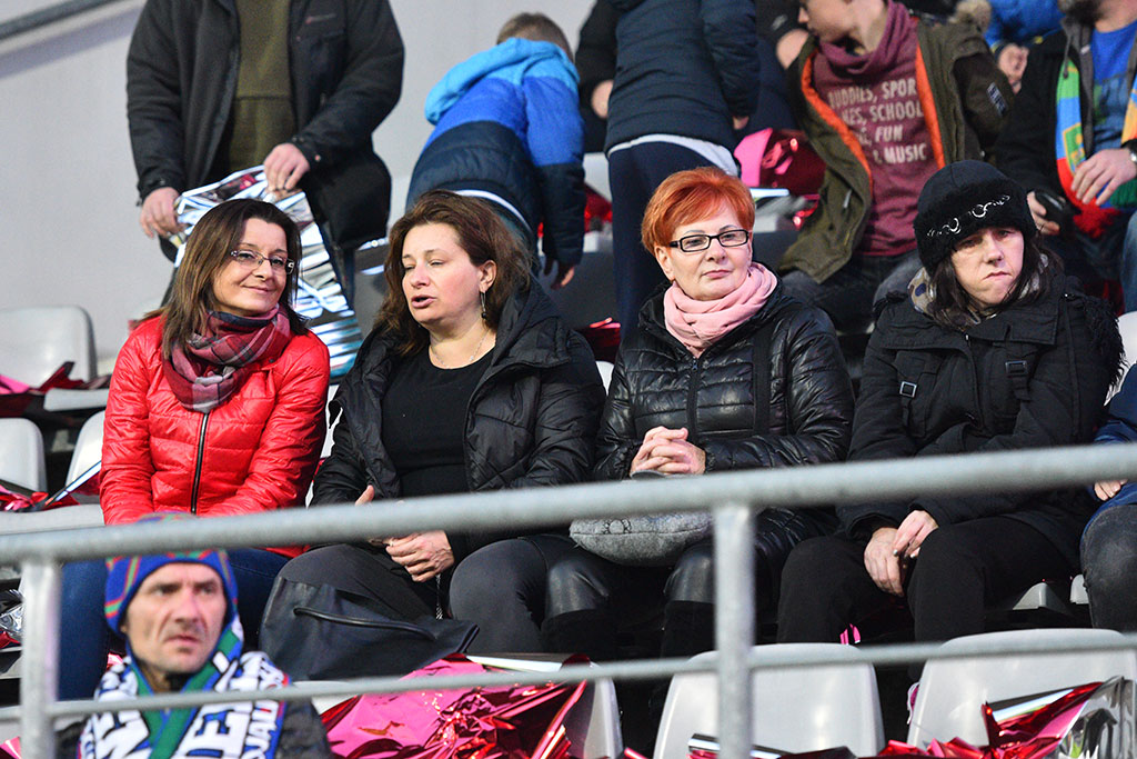 Ponad sześć tysięcy kibiców przybyło oglądać derby