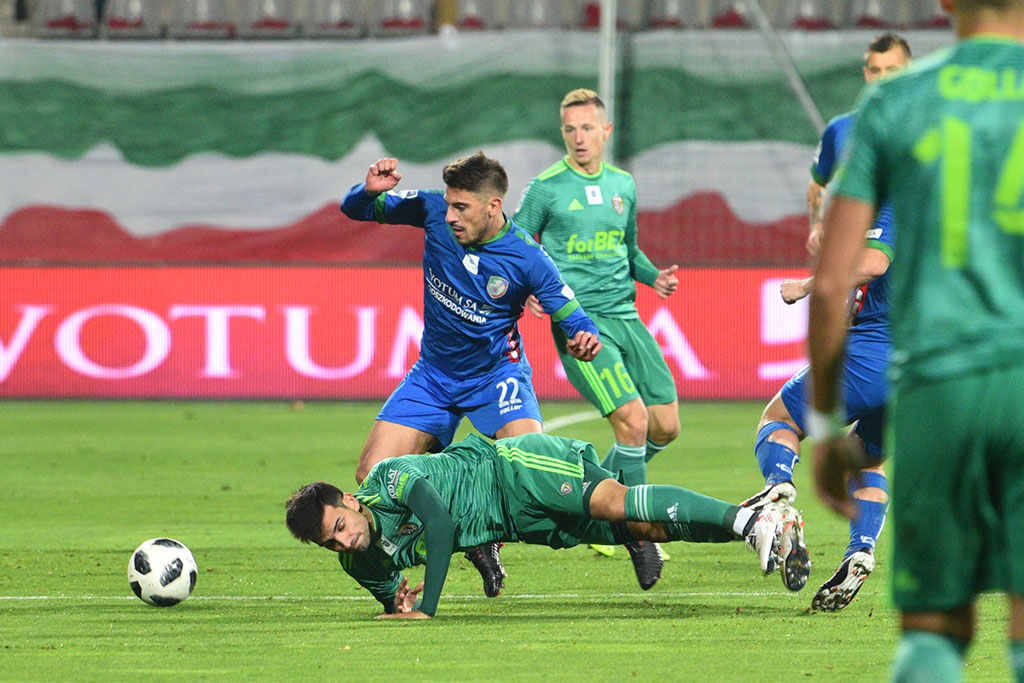 Piłkarze Miedzi Legnica zniknęli na czas derbów	