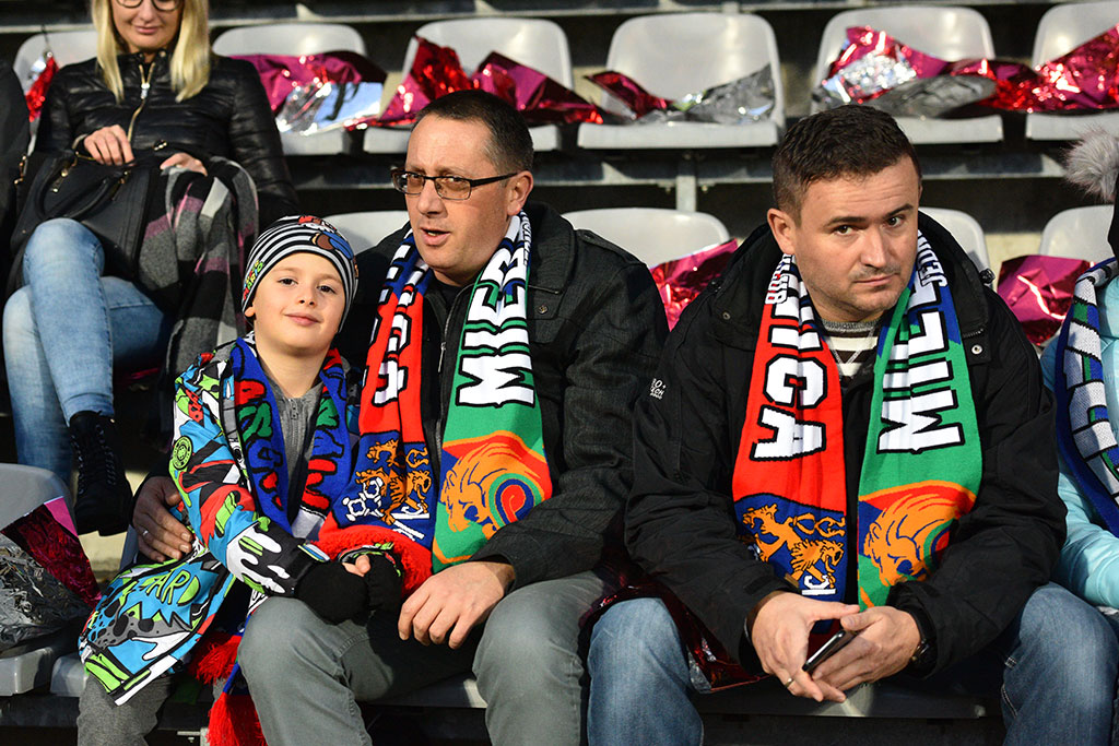 Ponad sześć tysięcy kibiców przybyło oglądać derby