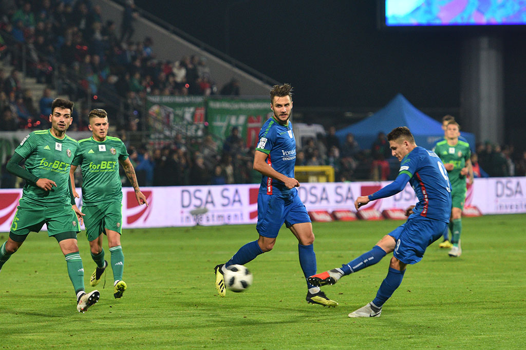 Piłkarze Miedzi Legnica zniknęli na czas derbów	