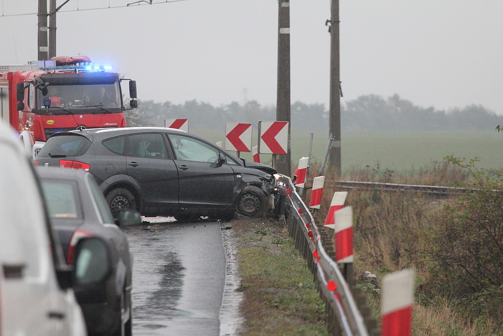 Wypadek na drodze Legnica - Złotoryja. Dwie osoby ranne