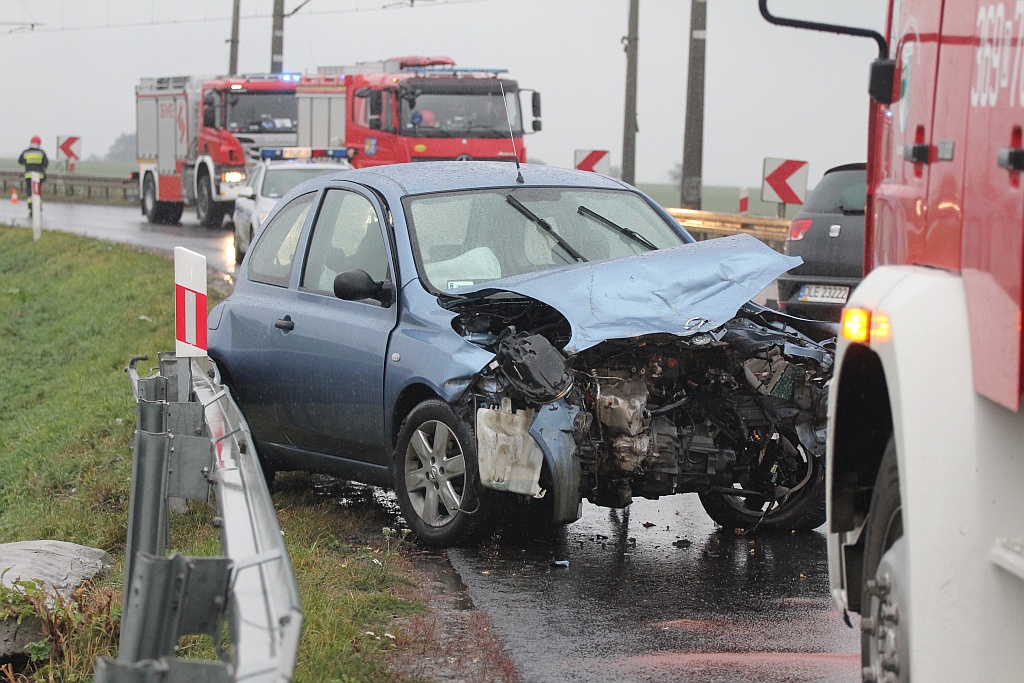 Wypadek na drodze Legnica - Złotoryja. Dwie osoby ranne