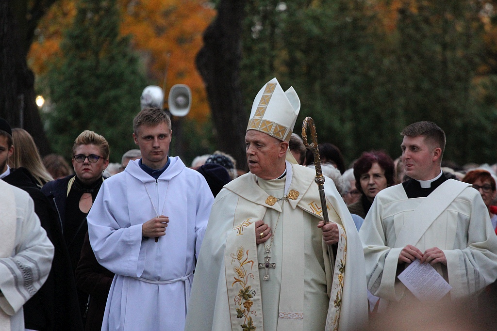 Nieszpory pod przewodnictwem bpa Zbigniewa Kiernikowskiego