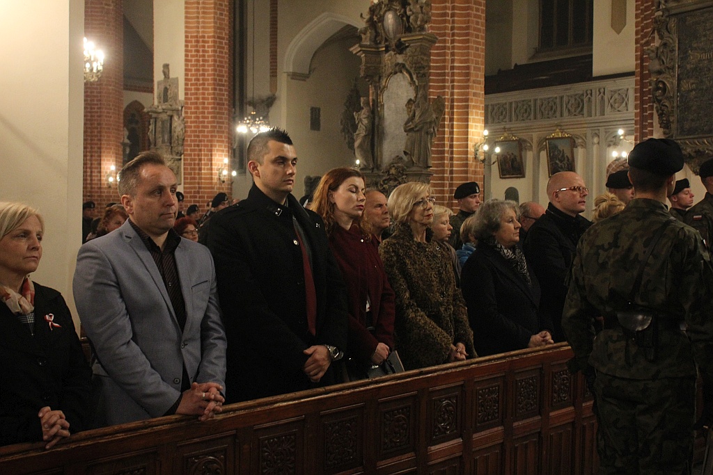 Msza św. w intencji poległych w obronie Ojczyzny. Apel Poległych