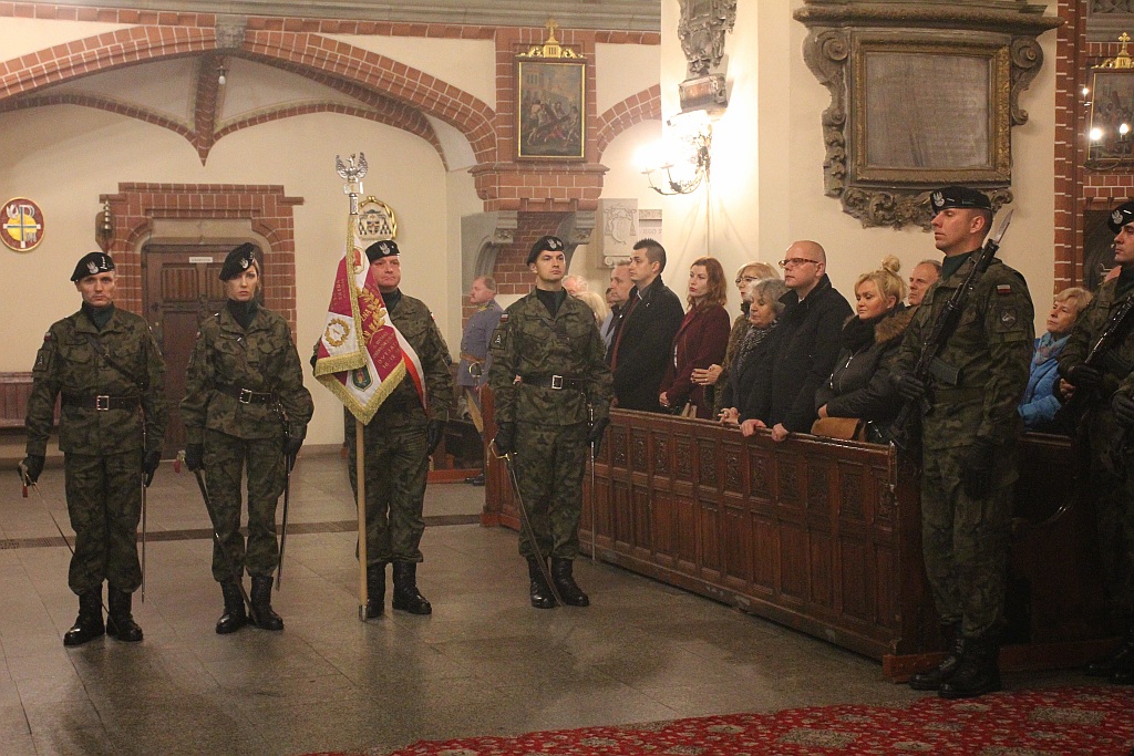 Msza św. w intencji poległych w obronie Ojczyzny. Apel Poległych