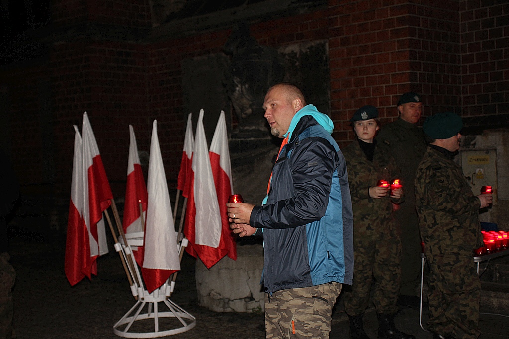 Msza św. w intencji poległych w obronie Ojczyzny. Apel Poległych