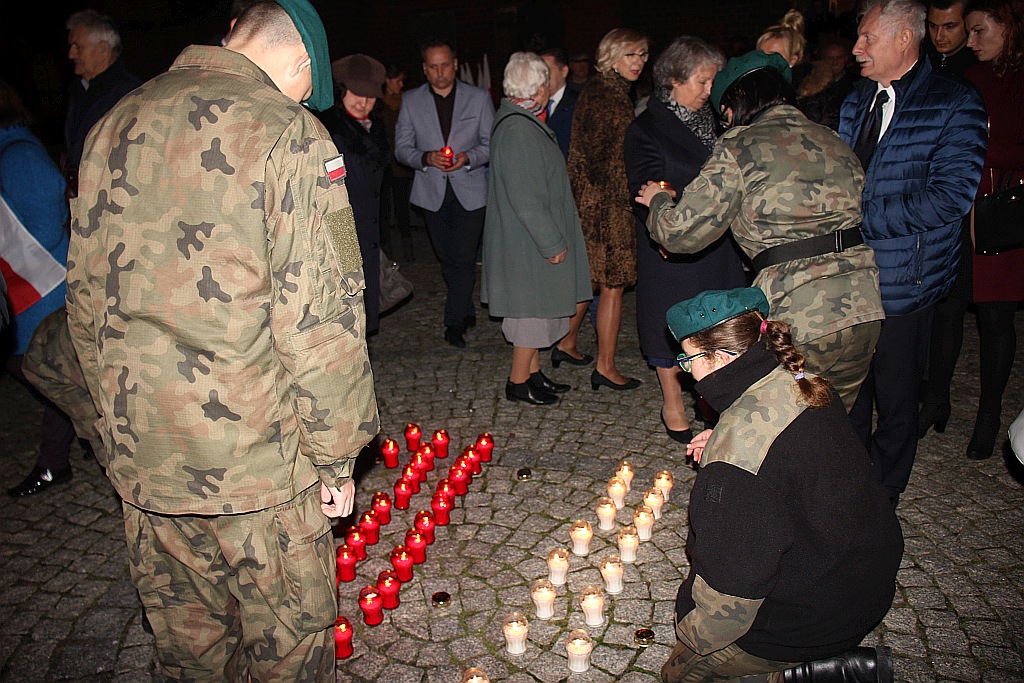 Msza św. w intencji poległych w obronie Ojczyzny. Apel Poległych