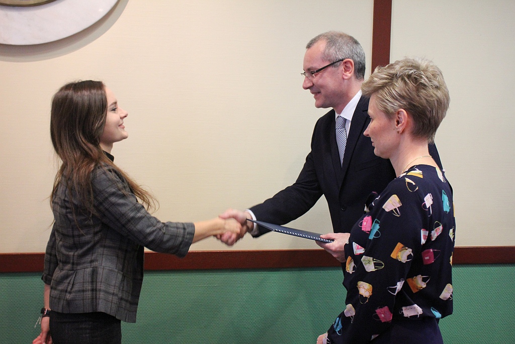 W Ratuszu prezydent i radni odebrali zaświadczenia