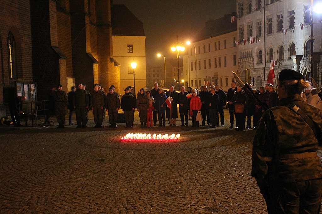 Msza św. w intencji poległych w obronie Ojczyzny. Apel Poległych