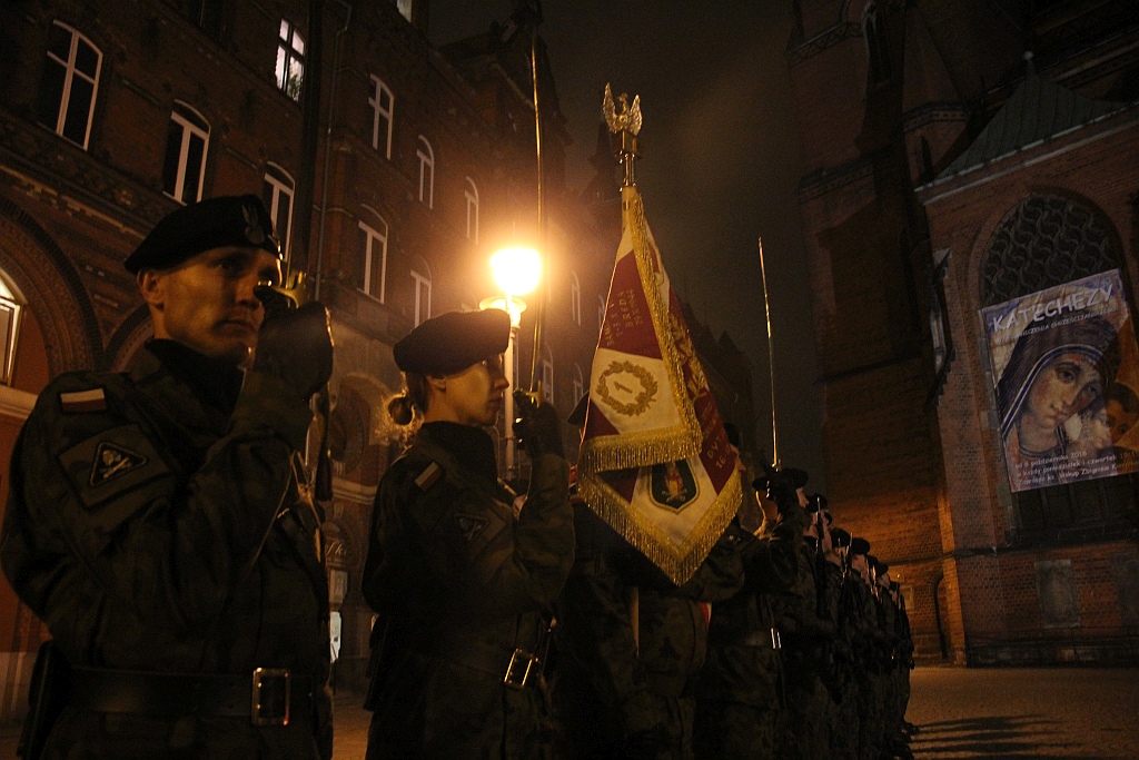 Msza św. w intencji poległych w obronie Ojczyzny. Apel Poległych