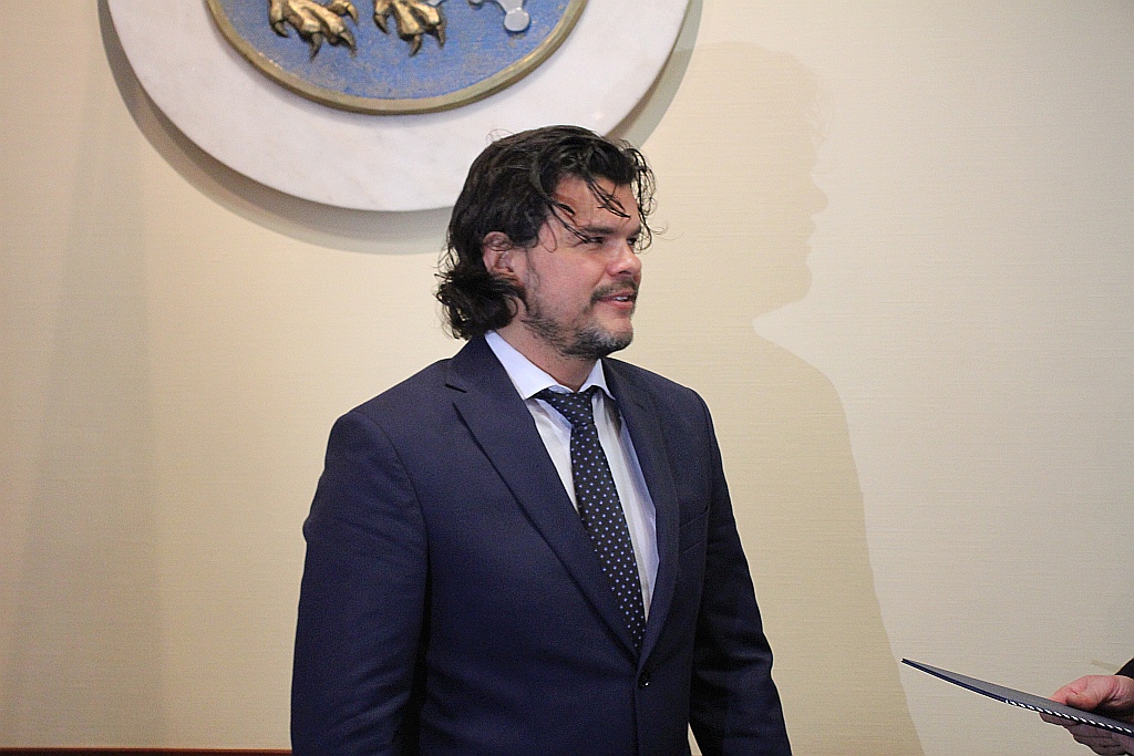 W Ratuszu prezydent i radni odebrali zaświadczenia