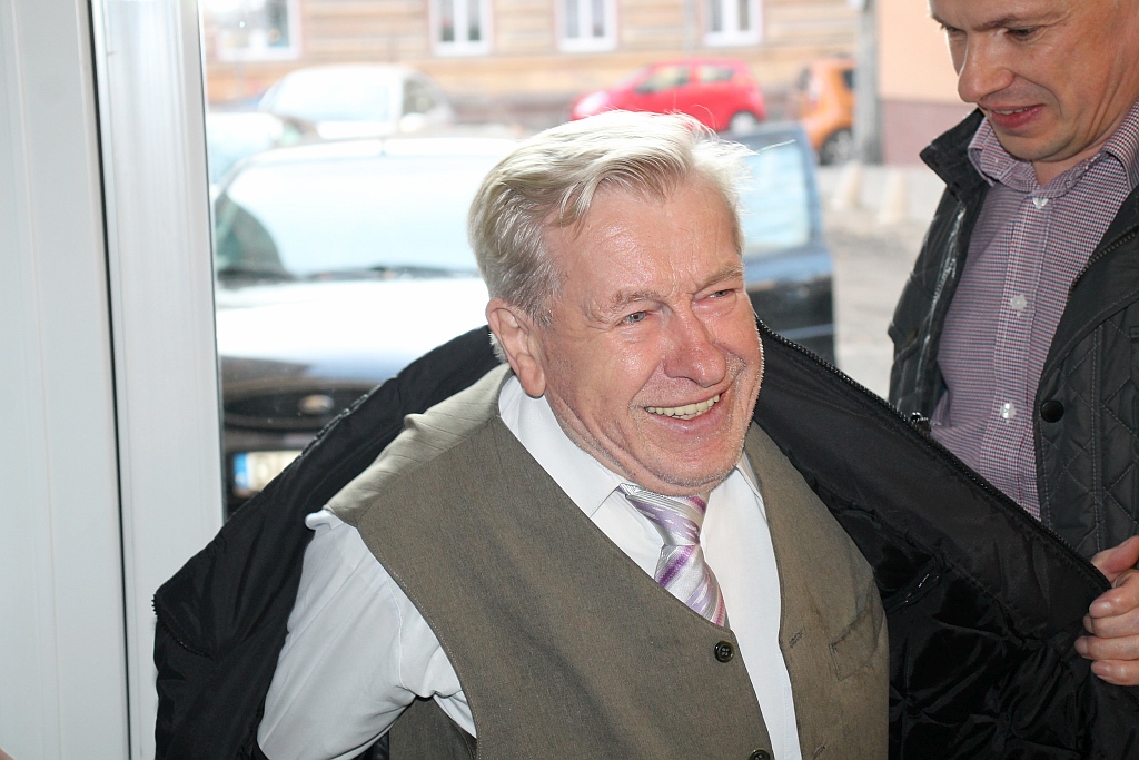Stefan Czachor po raz pierwszy był z wizytą u fryzjera