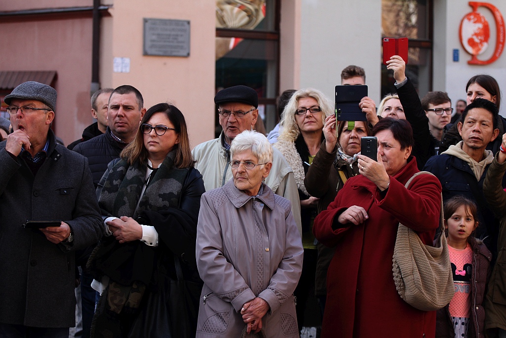 Klasy mundurowe ślubowały na płycie Rynku             
