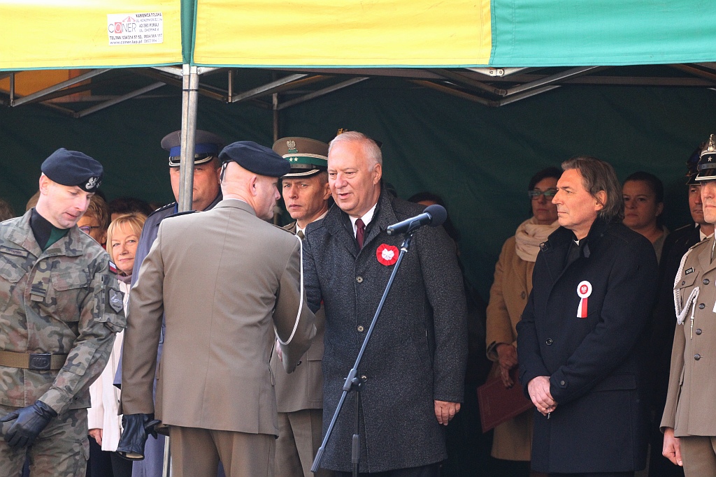 Klasy mundurowe ślubowały na płycie Rynku             
