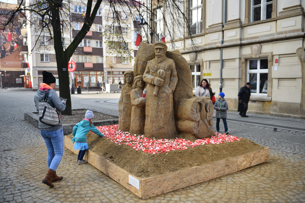 Zobaczcie jak wygląda Legnica świętująca rocznicę niepodległości