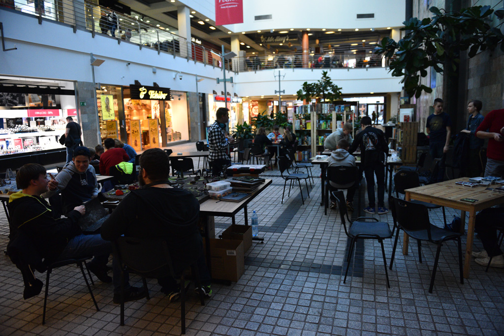 Turniej gier i planszowisko w dużym patio Galerii Piastów