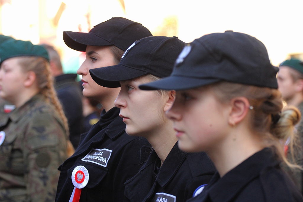 Klasy mundurowe ślubowały na płycie Rynku             
