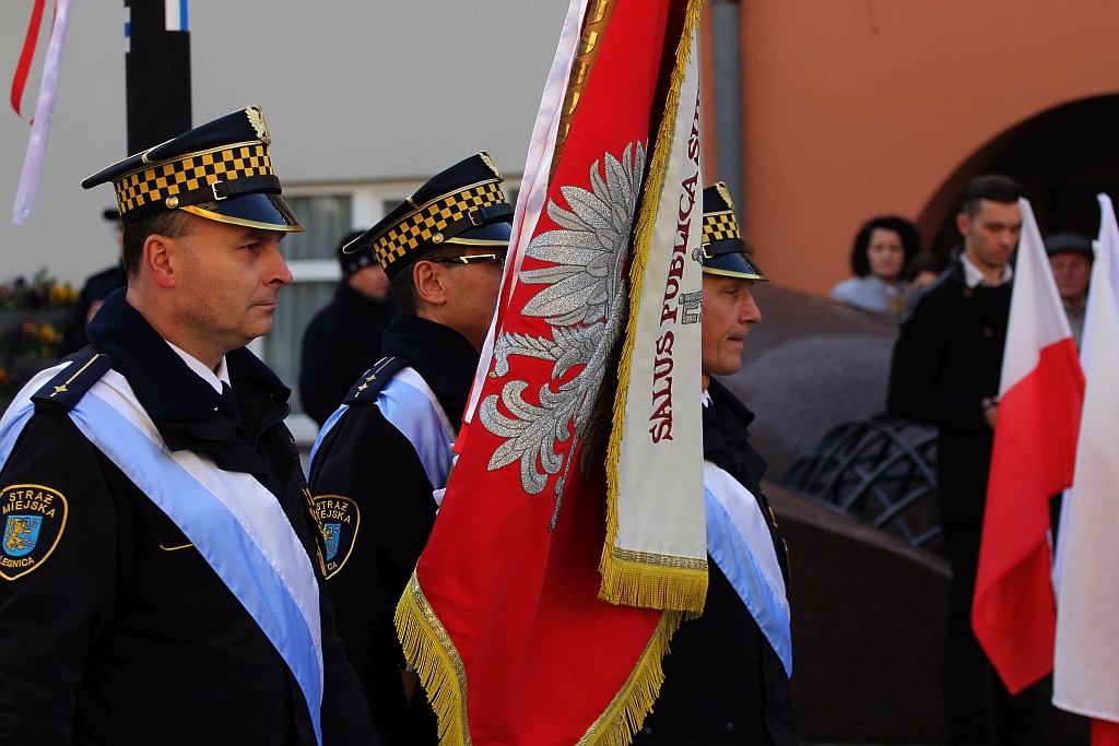 Klasy mundurowe ślubowały na płycie Rynku             
