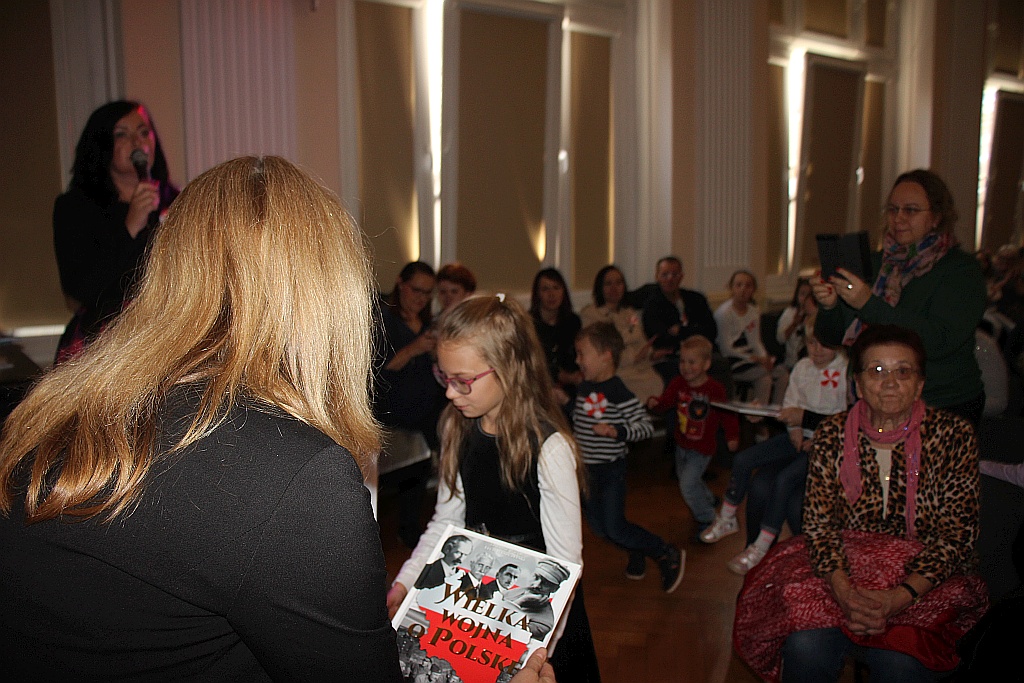 Konkurs plastyczny i koncert Polsko nie jesteś już niewolnicą