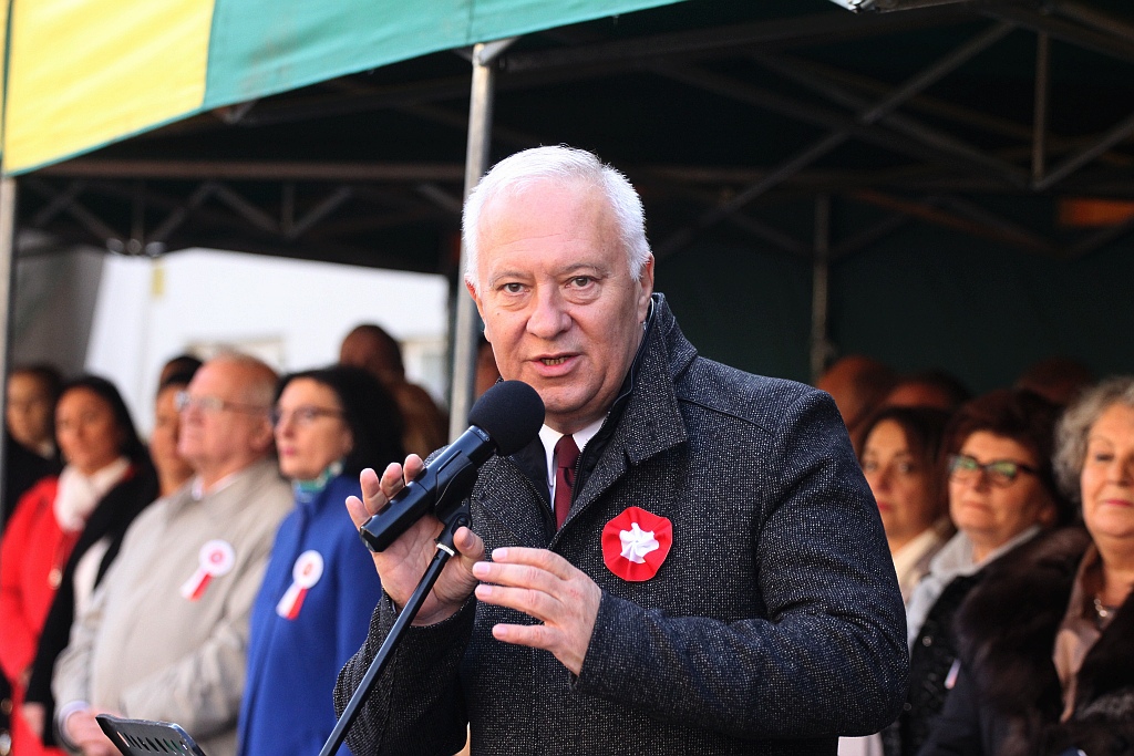 Klasy mundurowe ślubowały na płycie Rynku             
