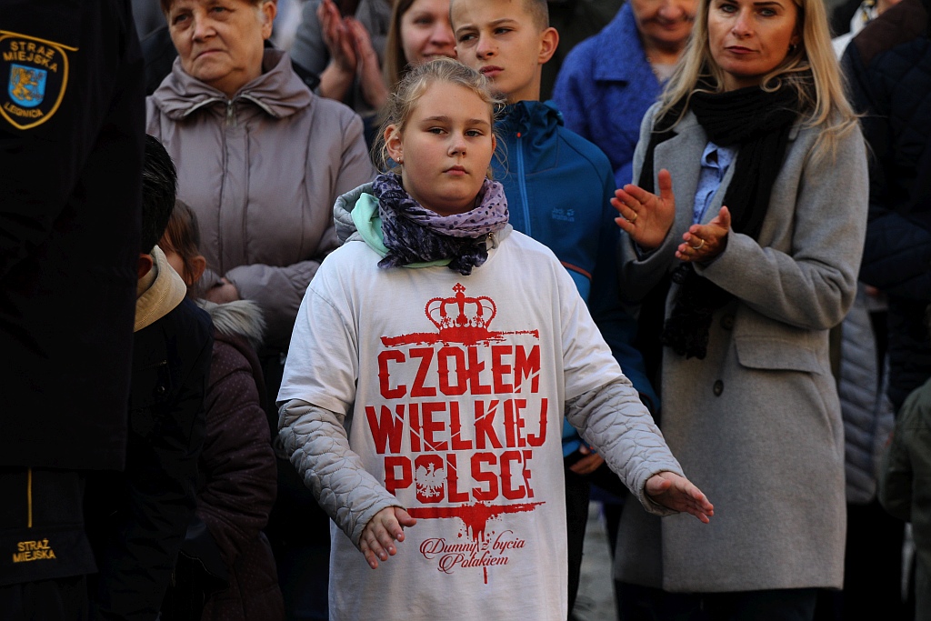 Klasy mundurowe ślubowały na płycie Rynku             
