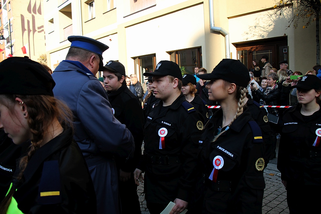 Klasy mundurowe ślubowały na płycie Rynku             
