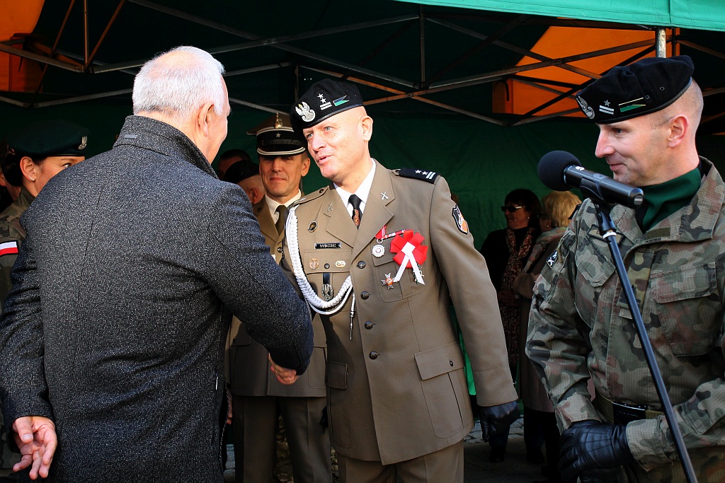 Klasy mundurowe ślubowały na płycie Rynku             
