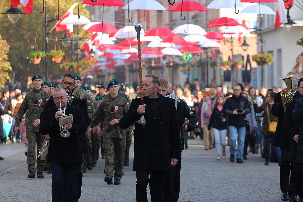 Klasy mundurowe ślubowały na płycie Rynku             

