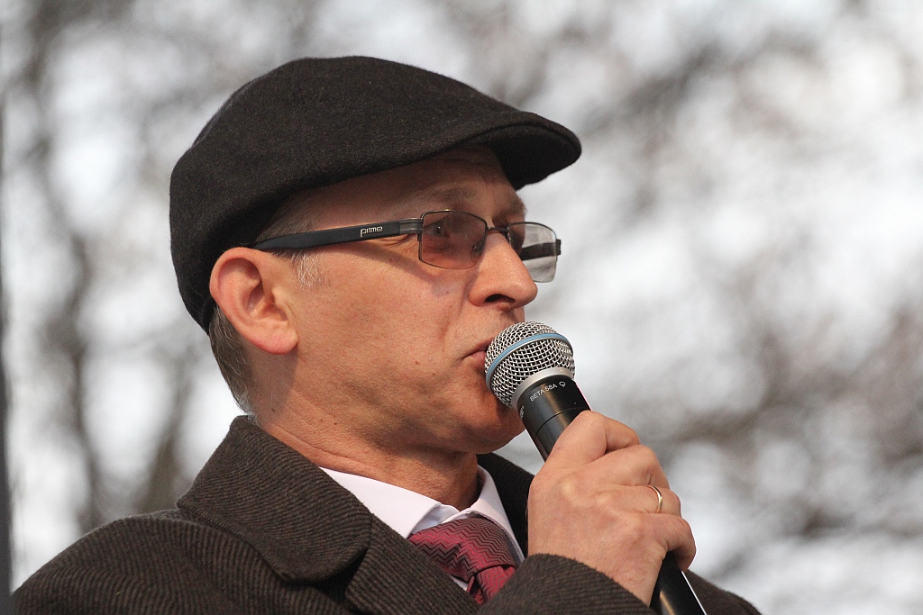 Legniczanie zaśpiewali „Mazurka Dąbrowskiego” w sercu miasta