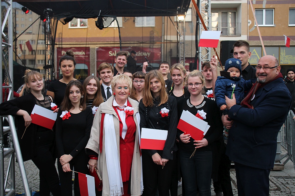 Legniczanie oglądali blok imprez z okazji święta niepodległości