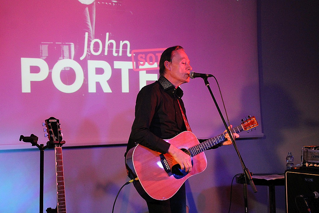 John Porter Solo w akademiku Państwowej Wyższej Szkoły Zawodowej