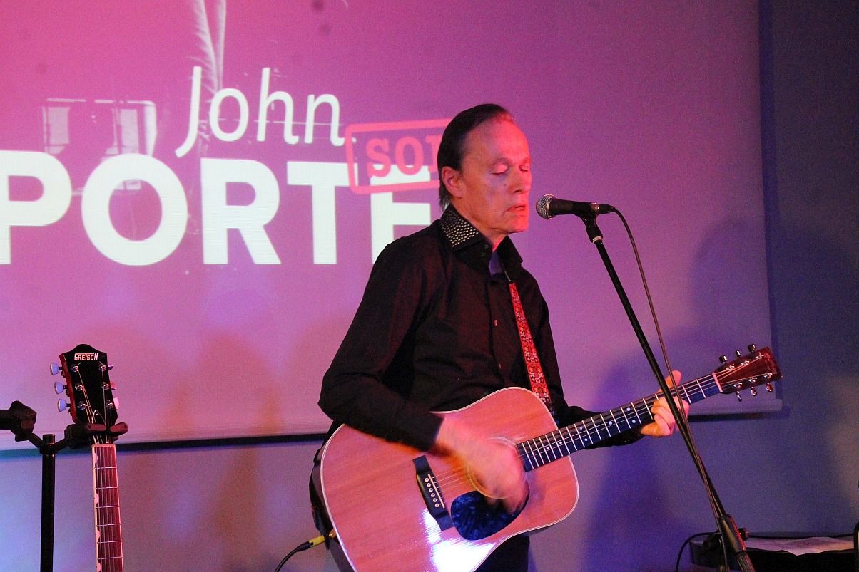 John Porter Solo w akademiku Państwowej Wyższej Szkoły Zawodowej