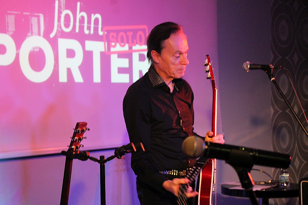 John Porter Solo w akademiku Państwowej Wyższej Szkoły Zawodowej
