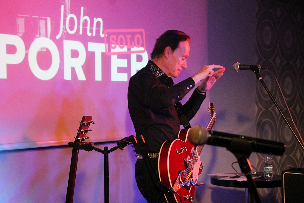 John Porter Solo w akademiku Państwowej Wyższej Szkoły Zawodowej
