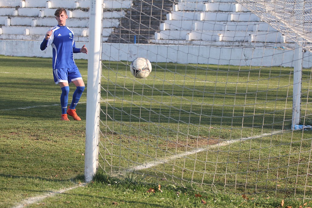 Konfeks Legnica zdeklasował u siebie Chojnowiankę Chojnów