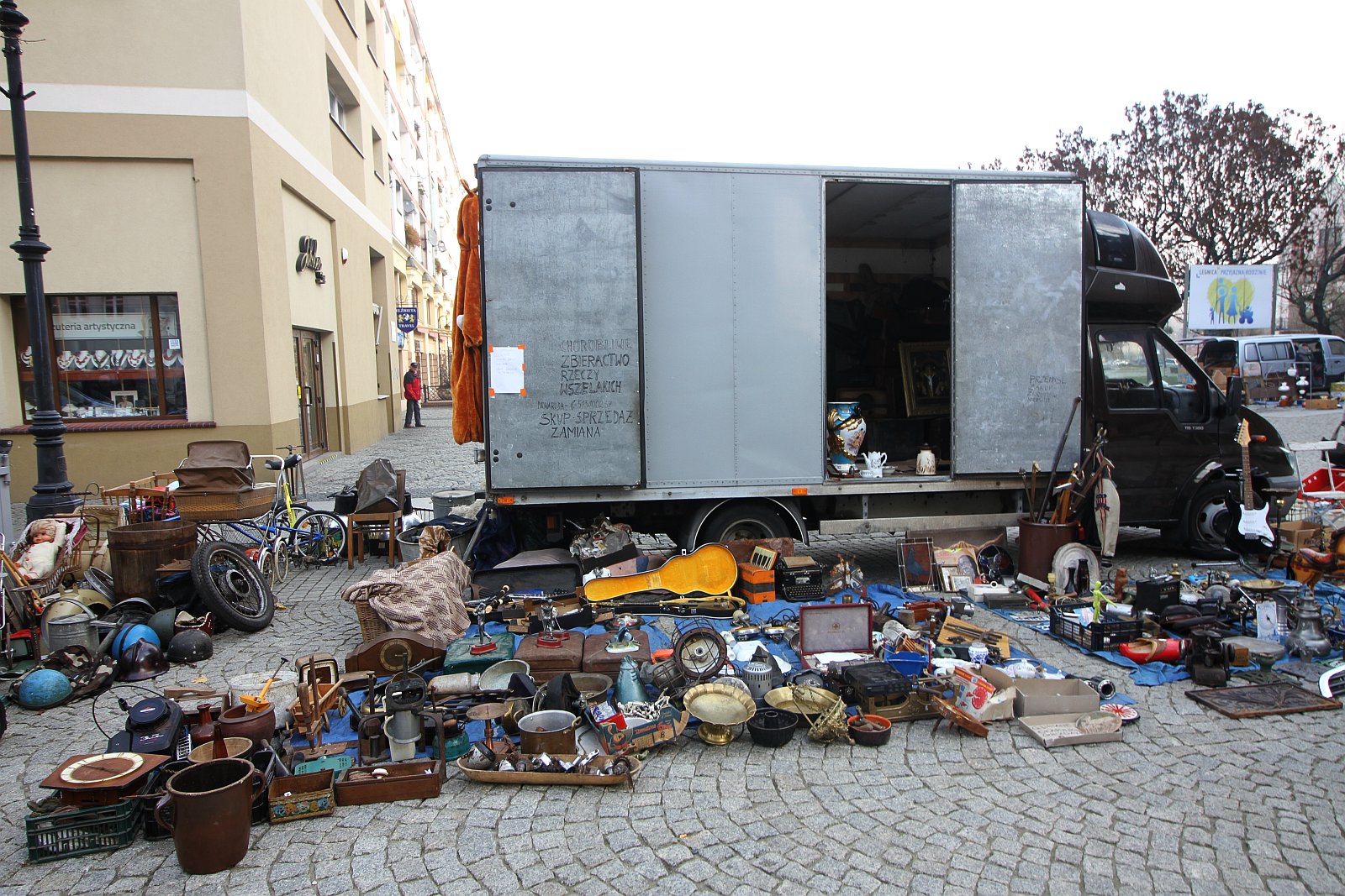 Łańcuch, mydło i powidło - na Rynku królowały starocie