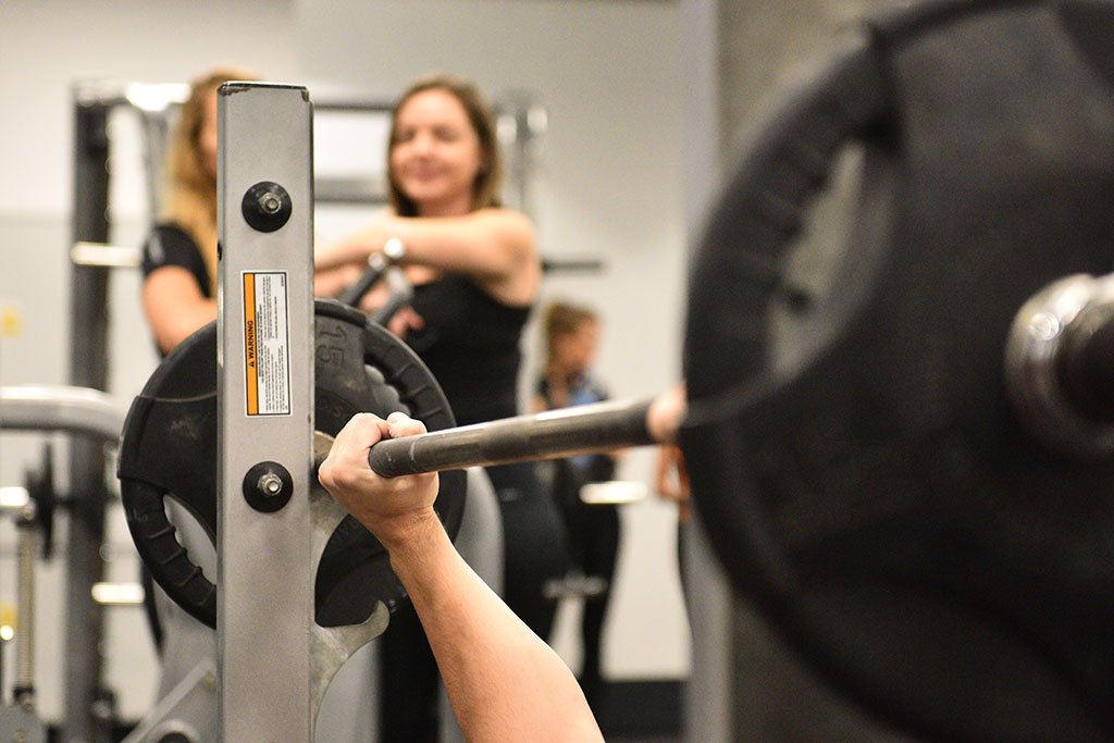 Męska rzecz w Fitness World w Galerii Ferio